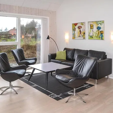 3 Bedroom Awesome In * Blavand
