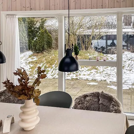 Three-bedroom In Holiday home Blavand