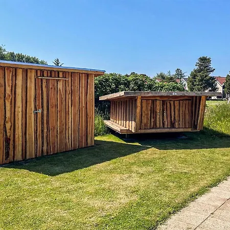 Three-bedroom In Holiday home